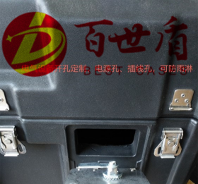 <

{$item[title]}>