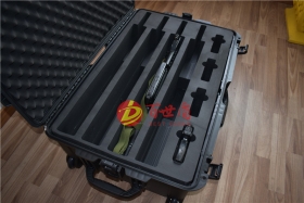 <

{$item[title]}>