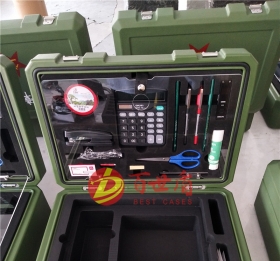 <

{$item[title]}>